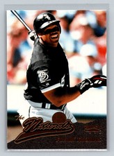 1996 Pinnacle The Naturals #135 Frank Thomas Chicago White Sox Baseball Card