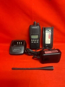 Kenwood TK3312-1 UHF Radio 450-520MHZ W/ Charger (CP1115095) - Zdjęcie 1 z 12
