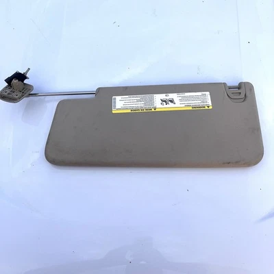 Chrysler Pacifica 2017-2019 parasol pasajero lado derecho parasol 05108114AA Foto 1 de 4