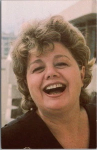 Tarjeta postal vintage de actriz Shelly Winters Coral Lee - c1979 sin usar - Imagen 1 de 2