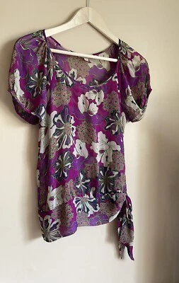 Blusa estampado de flores púrpura veintiuna talla S manga casquillo. Foto 1 de 4