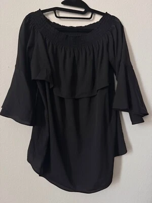 Blusa Saks Fifth Avenue Clásica Fuera del Hombro Negra Talla Grande Foto 1 de 4