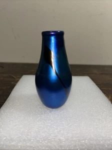 Orient & Flume Signed Art Glass Blue Vase w/ Leaf ? Design Bud Vase Purple - Picture 1 of 11