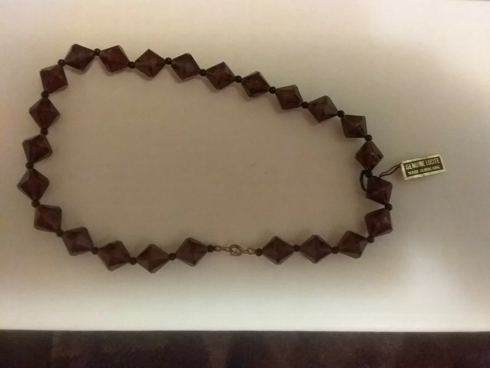 EXQUISITE GENUINE BROWN LUCITE NECKLACE MADE IN HONG KONG NWT - Image 1 of 1