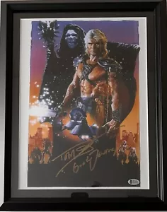 Foto firmada de Dolph Lundgren de los Maestros del Universo 12x16 buen viaje Beckett - Imagen 1 de 8