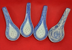 Vintage Blue & White Porcelain Asian Soup Spoons 3 Rice Eye Pattern + 1 - Picture 1 of 7