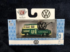 M2 Machines 1960 VW DOUBLE CAB TRUCK USA WRECKER #R71 NIP 1:64th - Picture 1 of 5