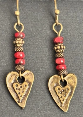 Pendientes Corazón Cuentas Picasso Rojo y Bronce Grabado. Boho Chic Foto 1 de 3