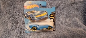 HOT WHEELS 2021 056/250 BATMAN BATMOBILE NEW ON CARD blue version - Picture 1 of 2