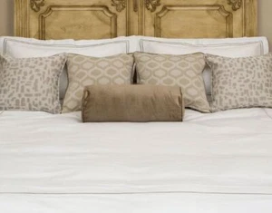 Mitre Heritage Elegance Duvet Cover 100% Cotton in White - 80/80YC 400TC - Picture 1 of 14