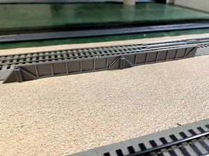 O Scale Trestle Closed Girder Sides - Set of 2 with Connecting Clips - Picture 1 of 5