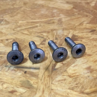 Pernos de soporte de reposapiés Kawasaki KLE 650 Versys 2010-2014 Foto 1 de 4