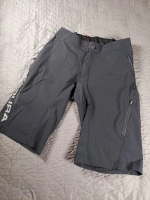 Pantalones Cortos Endura Hummvee Para Hombres Medianos Bicicleta de Montaña Ciclismo Bolsillos de Carga Ajustables Foto 1 de 4