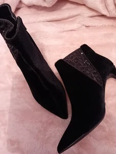 BUFFALO BLACK HEELED BOOTS SIZE 6.5/40 - Picture 1 of 6