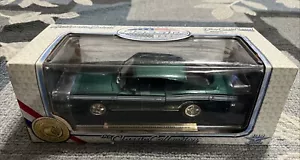 Colección clásica vintage 1969 Plymouth Barracuda escala 1:18 de metal fundido - Imagen 1 de 24