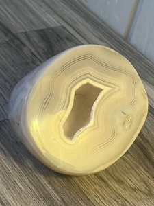 Orca Achat Freeform mit Druzzy Geode | Cremeweißer Chalzedon 2,116 Pfund | 4,186 Zoll - Bild 1 von 14