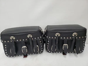 PAIR OF SADDLEMAN BLACK LEATHER MOTORCYCLE SADDLE BAGS (132010-1 RO BY125) - Picture 1 of 11