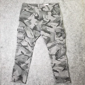 Wrangler Pants Mens 38x30 Gray Camo Cargo Pockets Outdoor Hunting - Picture 1 of 7