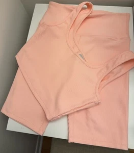 I Believe Conjunto de Entrenamiento de 2 Piezas Top Deportivo Acanalado/Pantalones Cortos de Bicicleta Talla S Nuevo sin Etiquetas Color Rosa - Imagen 1 de 6