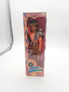 11,5 Zoll Legends Yesteryear Series Pocahontas Indian Princess Totsy Puppe Neu 190299 - Bild 1 von 6