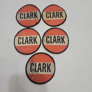 Lotto di 5 nuovi NOS anni 70 vintage originali CLARK 3" patch attrezzatura azienda carrello elevatore  - Foto 1 di 7