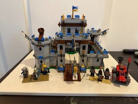 LEGO Castle: King's Castle (70404). 99% complete. Good Condition.