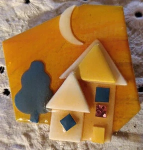 Vntg Lucinda House/Crescent ๐ Tree,Yellow Beige-Blue-Gold, Pink PIN 2x2" Tag - Picture 1 of 2