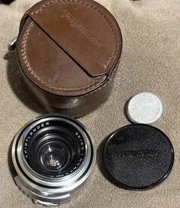 Obiettivo Voigtlander Skoparon 35 mm f3,5 per fotocamera prominente con tappi + custodia - Foto 1 di 21