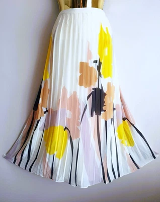 Nuevo con etiquetas Falda Estilo Largo Saskie Floral Plisada Gasa Acampanada Fase ocho Talla 16 Foto 1 de 4