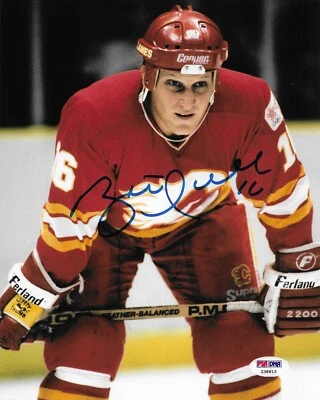 Brett Hull Signed 8x10 Photo Autographed PSA/DNA COA Calgary Flames HOF 15 - Image 1 of 2