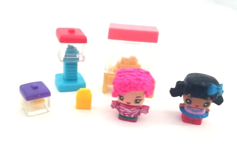 My Mini MixieQ's Mixie Q Doll Figures Candy Shop Store Replacement Parts Lot Cover