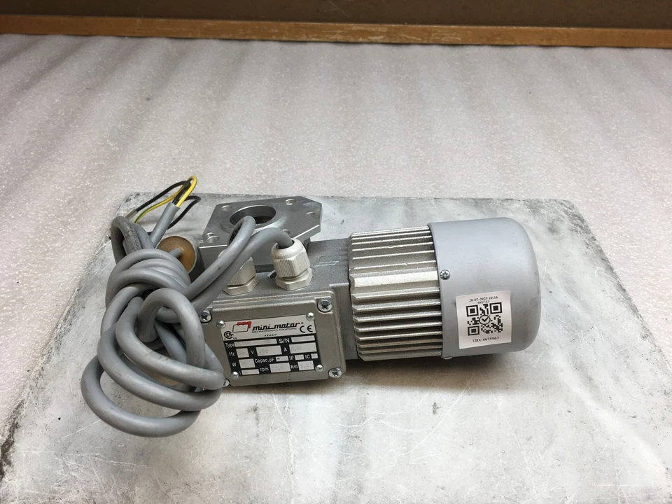 Mini Motor MC80P Worm Gear Motor Asynchronous 15W 230V IP65 Single Three Phase - Image 1 of 4