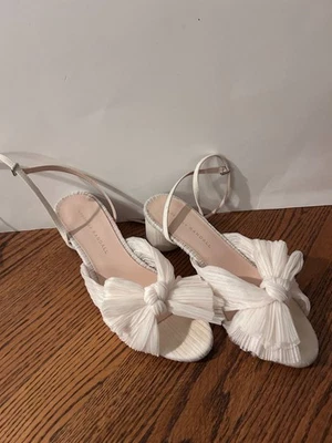 可爱! Dahlia 尺寸 7.5B 人造皮革修剪 Plissé-Organza 凉鞋 珍珠 带盒 — 第 1/4 张图片