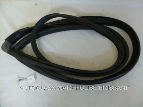 MITSUBISHI PAJERO NA-NB - 1/1983 to 4/1991 - WAGON - FRONT WINDSCREEN RUBBER ONL - image 1 of 1
