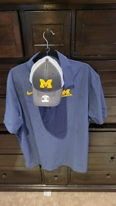 NEU GIII University Michigan Wolverines Large blaues Herrenhemd mit Druckknopfleiste - Bild 1 von 1