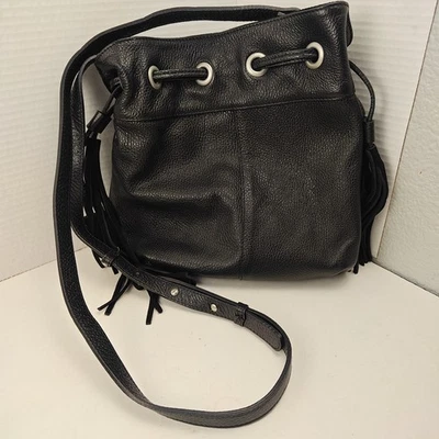 AMERICAN EAGLE Bolso de Mano Bandolera Cubo Cuero Negro Gamuza Cordón Motociclista  Foto 1 de 4