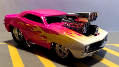 MUSCLE MACHINES 69 1969 CHEVY CAMARO - 69 CAMARO ---- FLAMES - Image 1 of 4