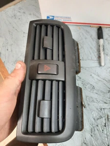 2000 2001 2002 2003 2004 Toyota Avalon CENTER DASH AIR VENT LOUVER HAZARD SWITCH - Picture 1 of 2