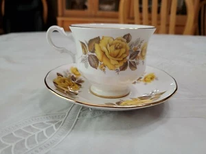 Queen Anne Bone China Cup and Saucer Made in England Yellow Roses #8616 - Picture 1 of 7