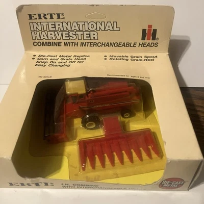 Ertl 1/80 Scale IH International Harvester Combine With International Heads - Image 1 of 4