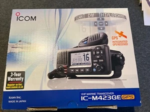 Icom M423GE VHF/DSC Marine Transceiver mit GPS Antenne - Bild 1 von 4