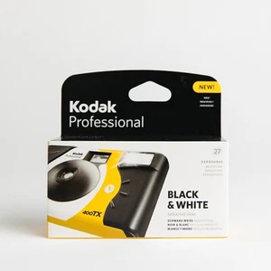 Kodak Tri-X 400TX Black & White Disposable Flash Camera, 27 Exposures - Picture 1 of 3