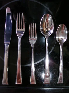 Juego de 5 piezas de acero inoxidable YAMAZAKI / PATRICK EPOCH 18/8 CHINA USADO EN EXCELENTE ESTADO - Imagen 1 de 7