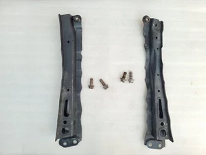 Juego de soportes de subchasis de soporte inferior derecho izquierdo Toyota Rav4 2008-2012 - Imagen 1 de 18
