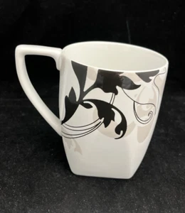 222 Quinta Taza(s) Desplazamiento Moderno Hojas Negras y Taupe Sobre Blanco 4" STOCK ABIERTO - Imagen 1 de 5