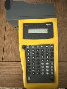 Máquina de etiquetas Kroy K5100 - Impresora de tubo retráctil con fuente de alimentación - Imagen 1 de 7