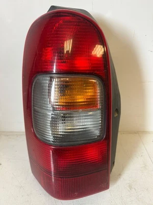 Conjunto de luces traseras Chevy Venture Driver 1997-2005 Foto 1 de 4