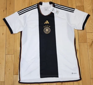 NUEVO CON ETIQUETAS Adidas 2022 PAQUETE ALEMÁN DE FÚTBOL DFB Alemania Camiseta Kit Hombre XL HJ9606 - Imagen 1 de 10