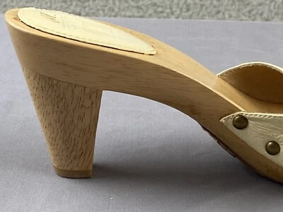 Sandalias de Plataforma Frye Talla 8 Tacón Cono Madera Tachonado Medallón Logo Cuero Foto 1 de 4