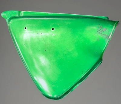 Panel de cubierta de plástico lateral derecho para motocicletas Honda 83540-110-0100 OEM años 70 Foto 1 de 4